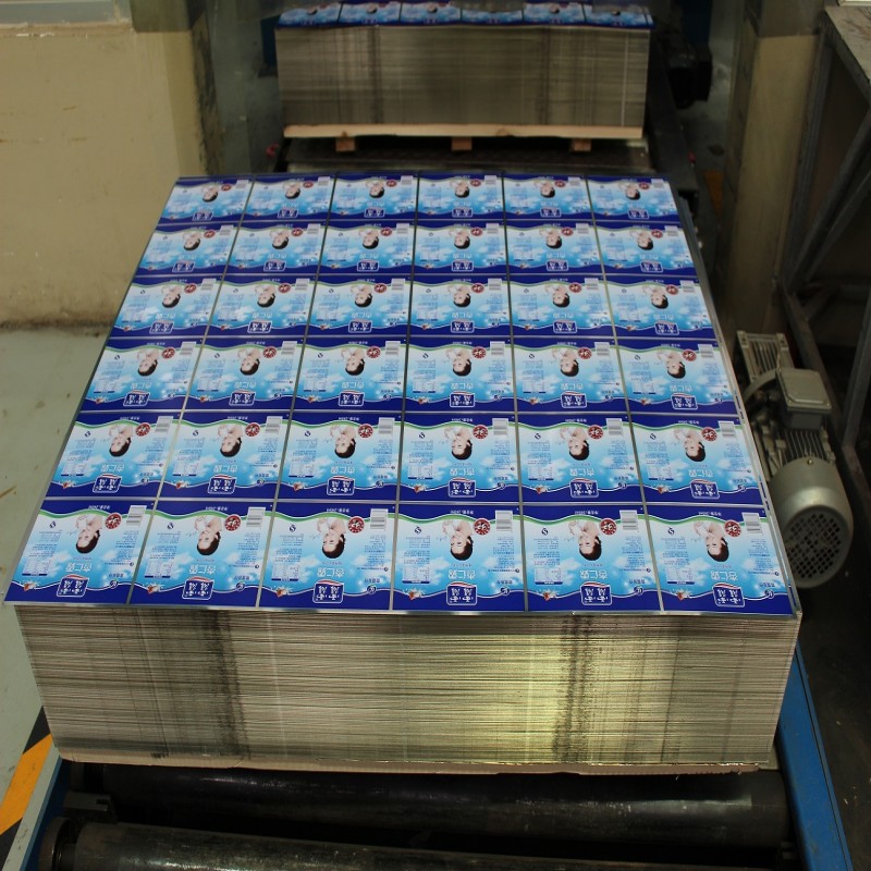 Printing and lacquering process on metal packaging